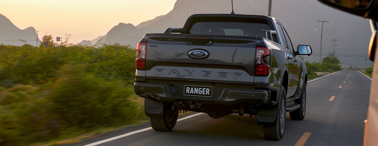 gia_xe_ford_ranger_2023_an_toan