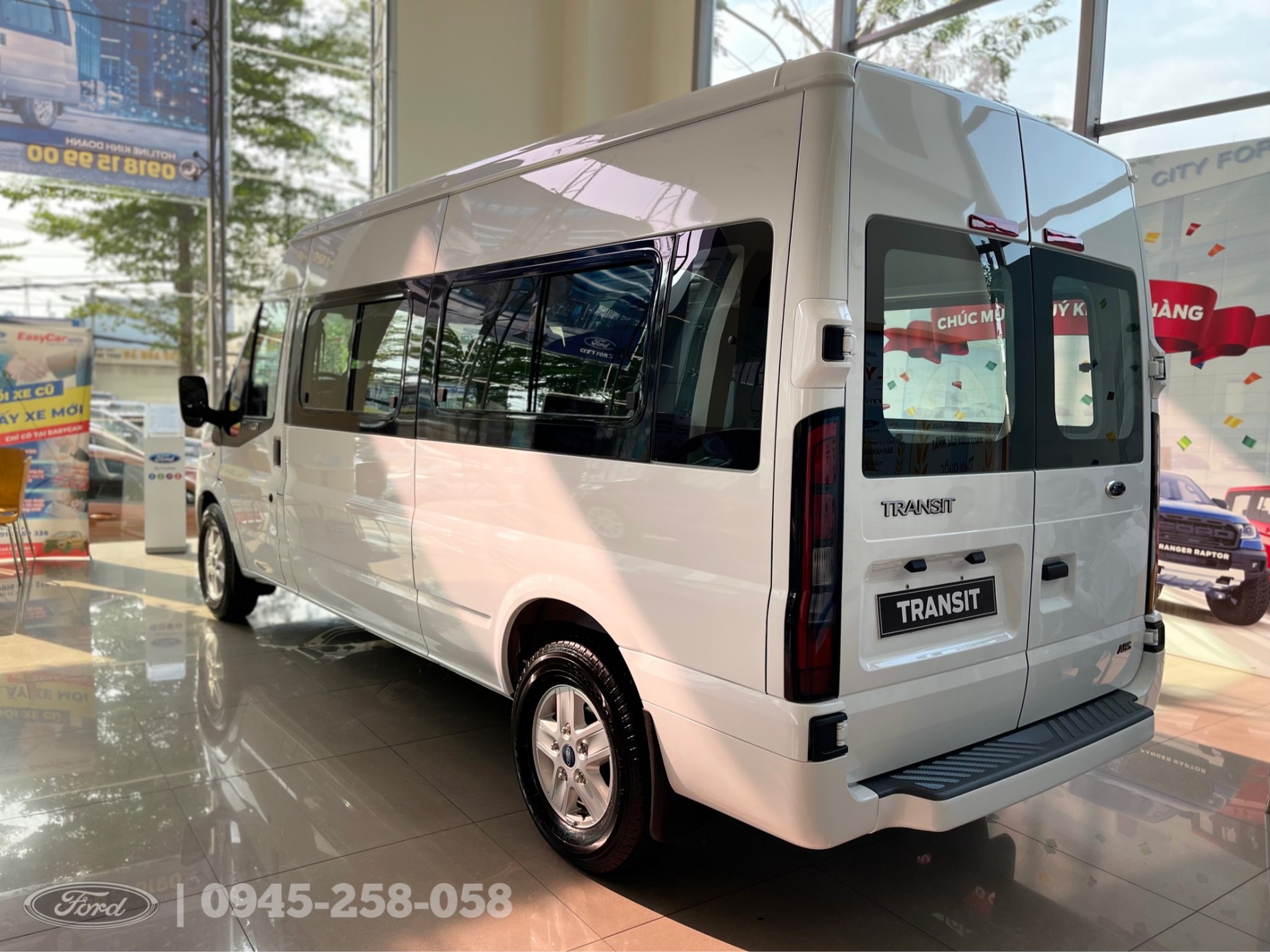 gia_xe_ford_transit_2024_moi_nhat_14