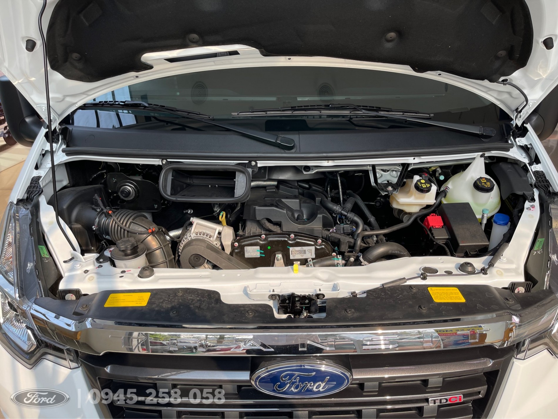 gia_xe_ford_transit_2023_moi_nhat_20