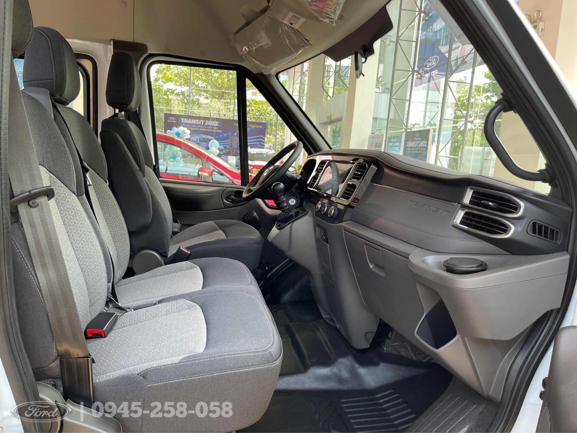 gia_xe_ford_transit_2024_moi_nhat_6