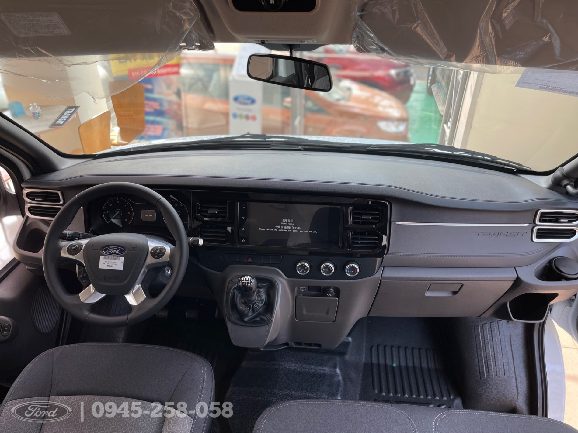 gia_xe_ford_transit_2023_moi_nhat_9
