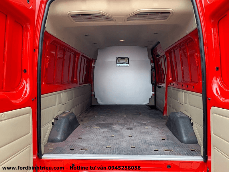 ford_transit_van_6_cho_3_cho_cai_tao_gia_re_11