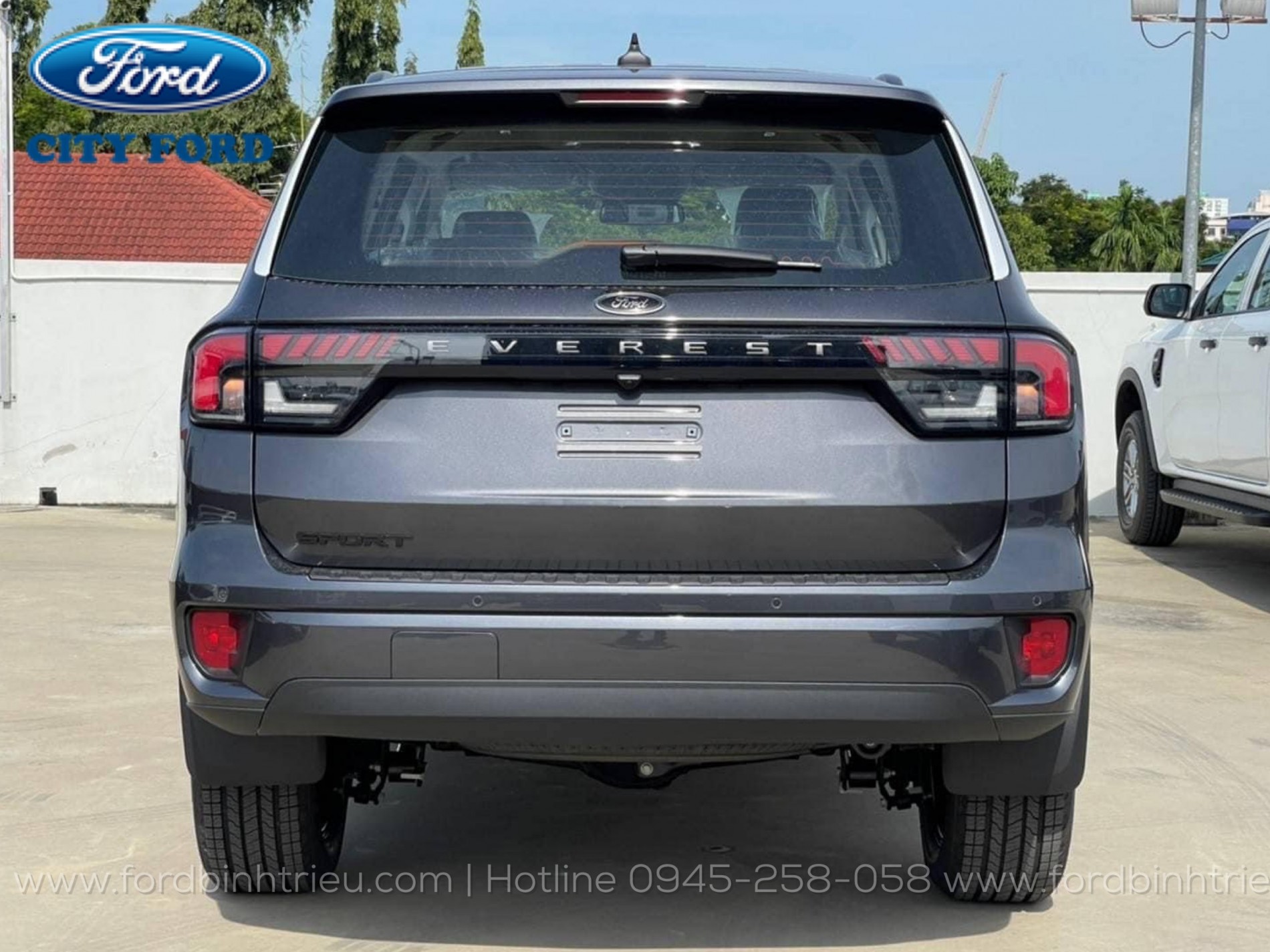 ford_everest_sport_2023_ngoai_that_6