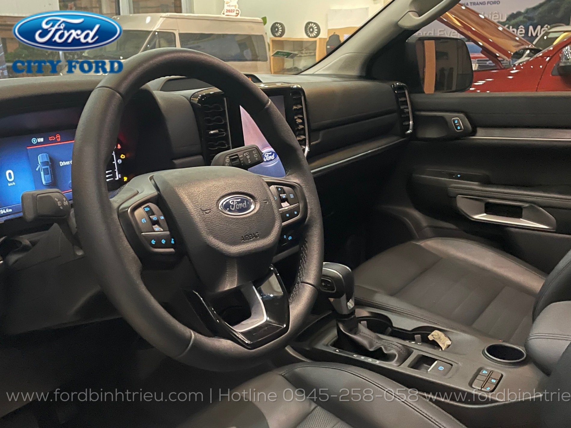 ford_everest_sport_2023_noi_that_3