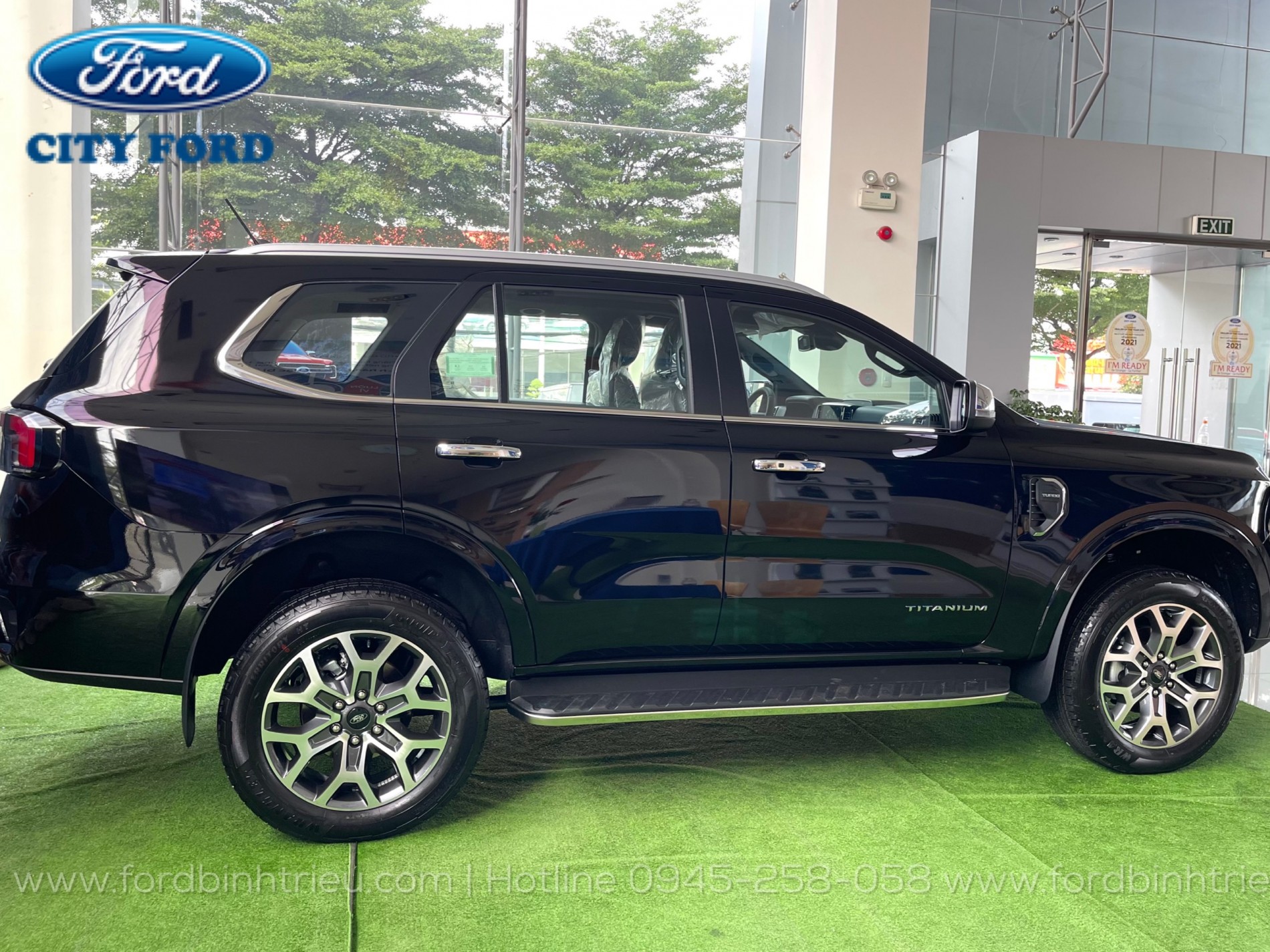 ford_everest_titanium_1_cau_2024_4x2_at_ngoai_that_3