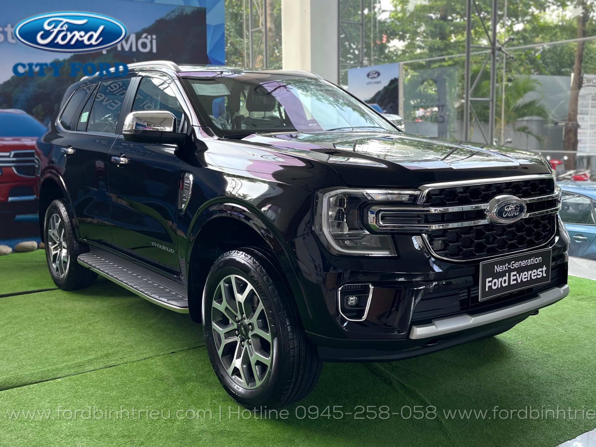 ford_everest_titanium_1_cau_2023_4x2_at_ngoai_that_4