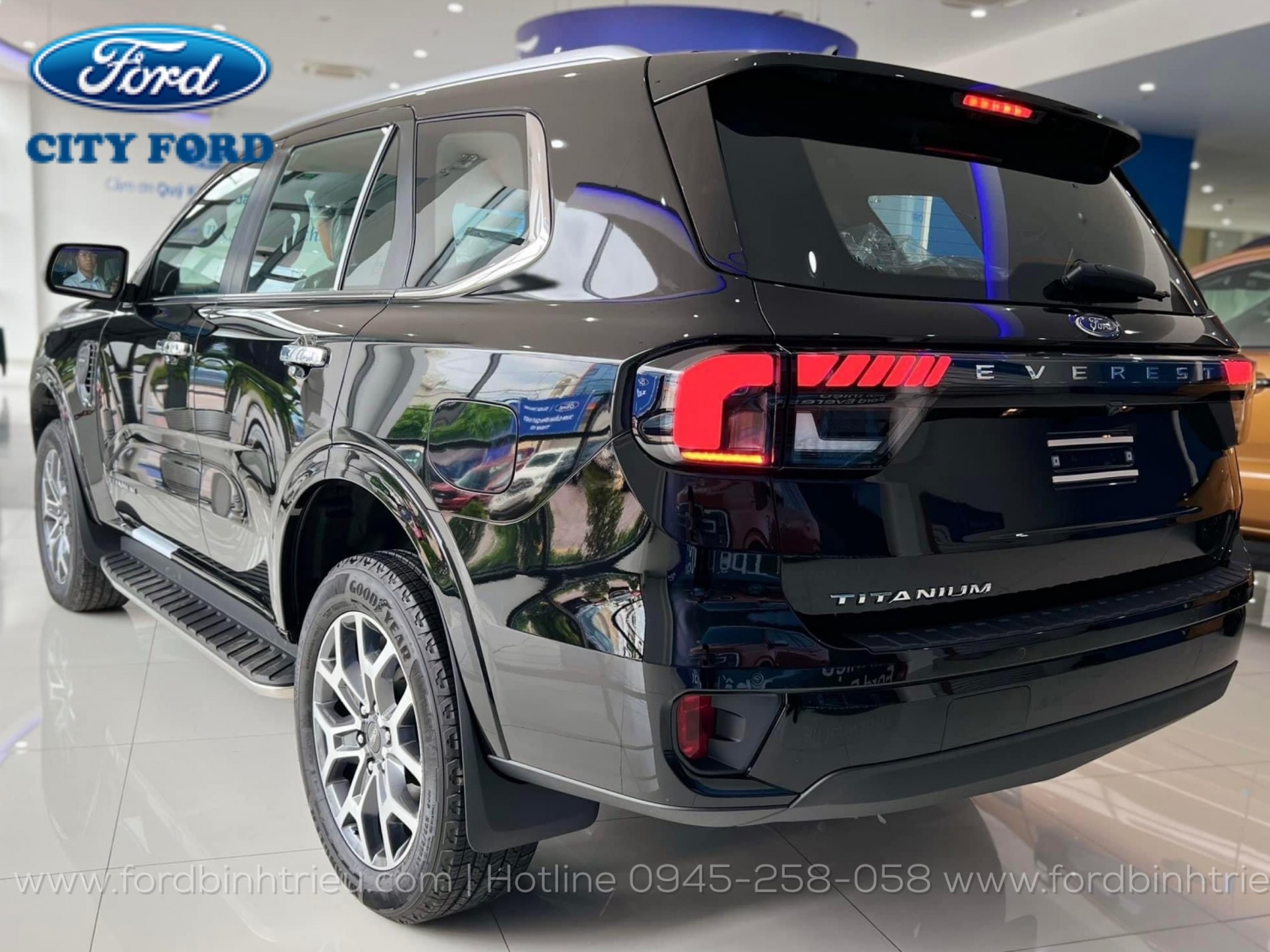 ford_everest_titanium_1_cau_2024_4x2_at_ngoai_that_8