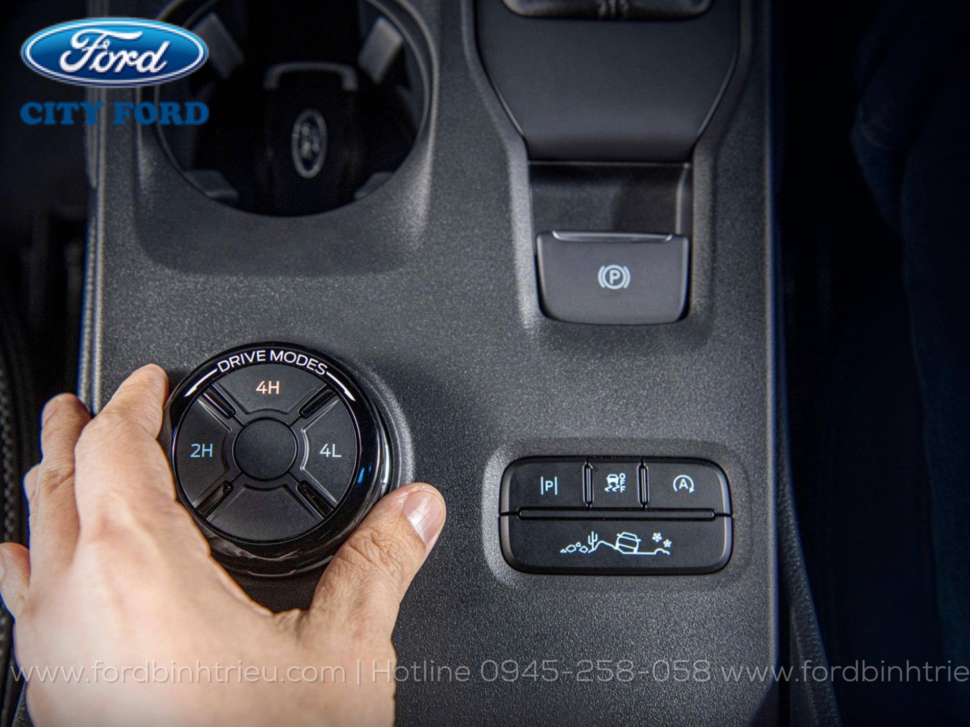 ford_everest_titanium_2_cau_2023_4x4_at_full_noi_that_3