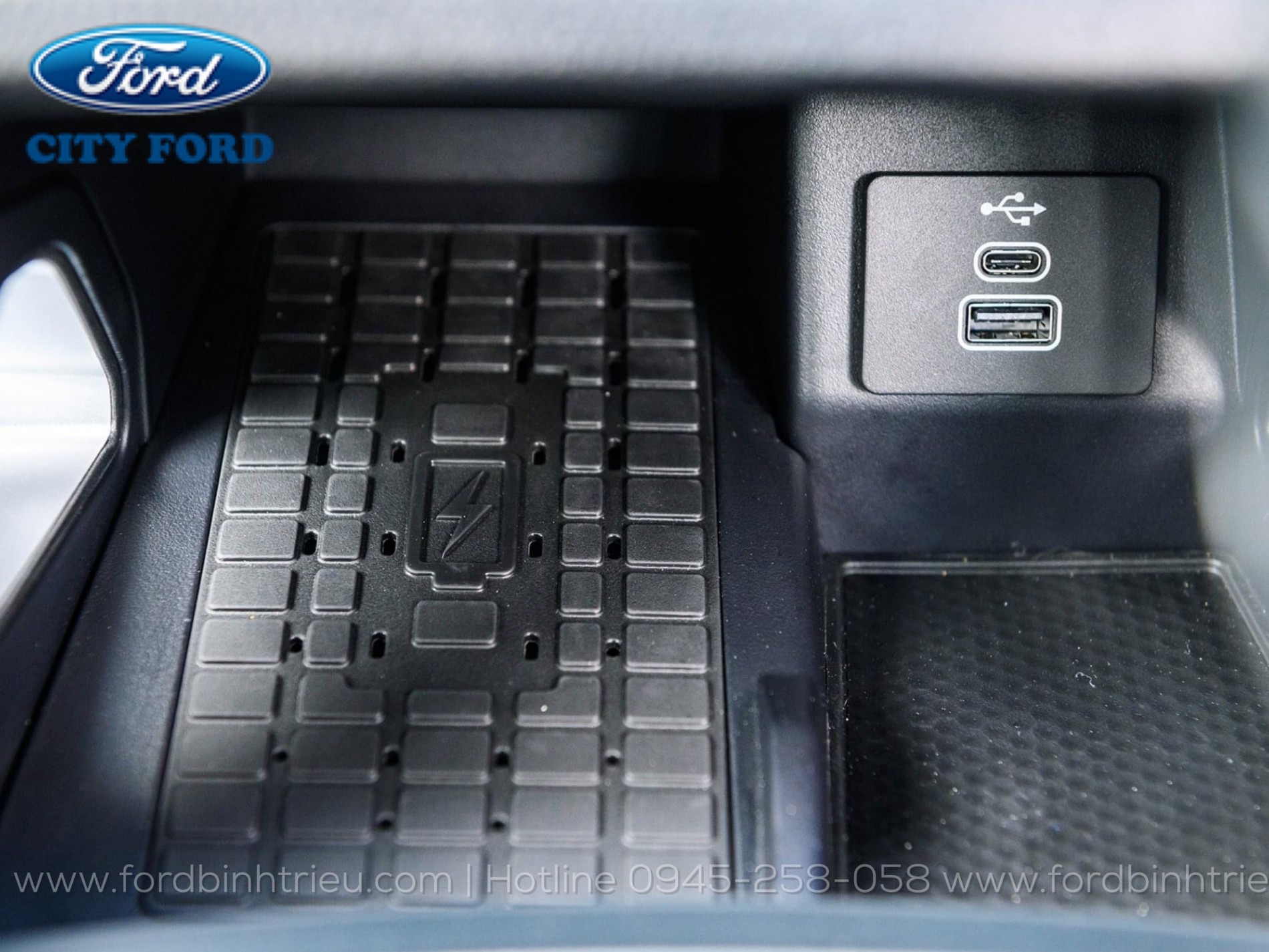 ford_everest_titanium_2_cau_2023_4x4_at_full_noi_that_4