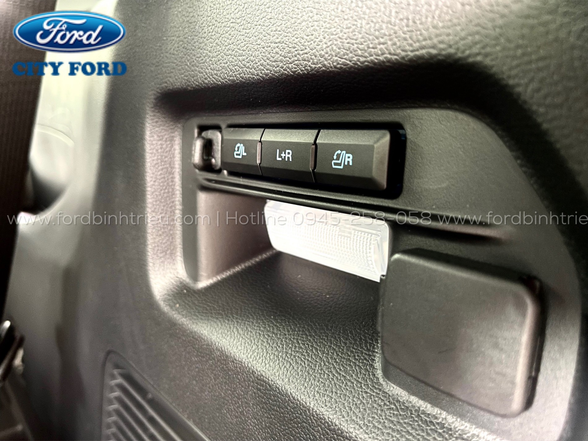 gia_xe_ford_explorer_2023_noi_that_4