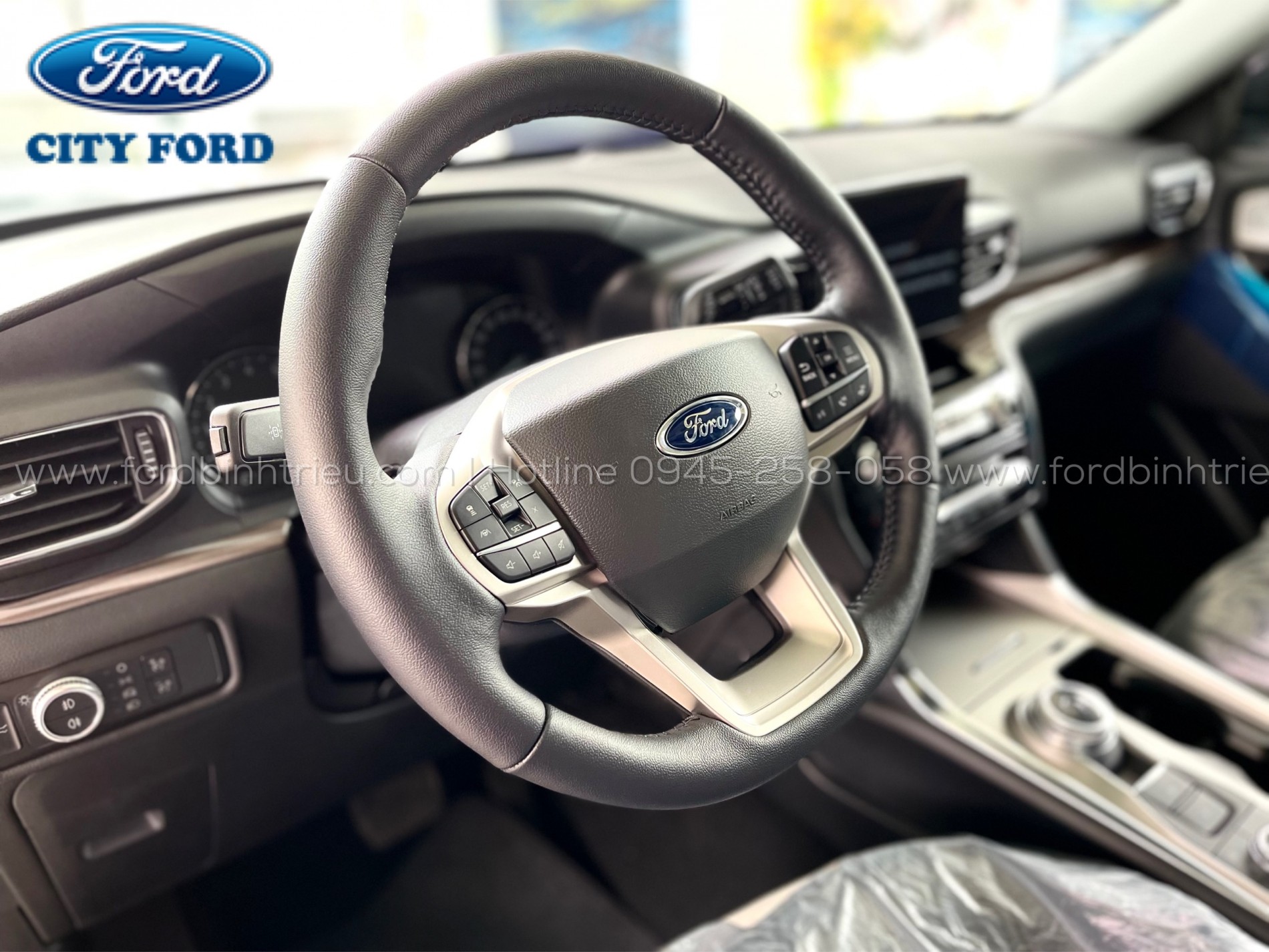 gia_xe_ford_explorer_2023_noi_that_6