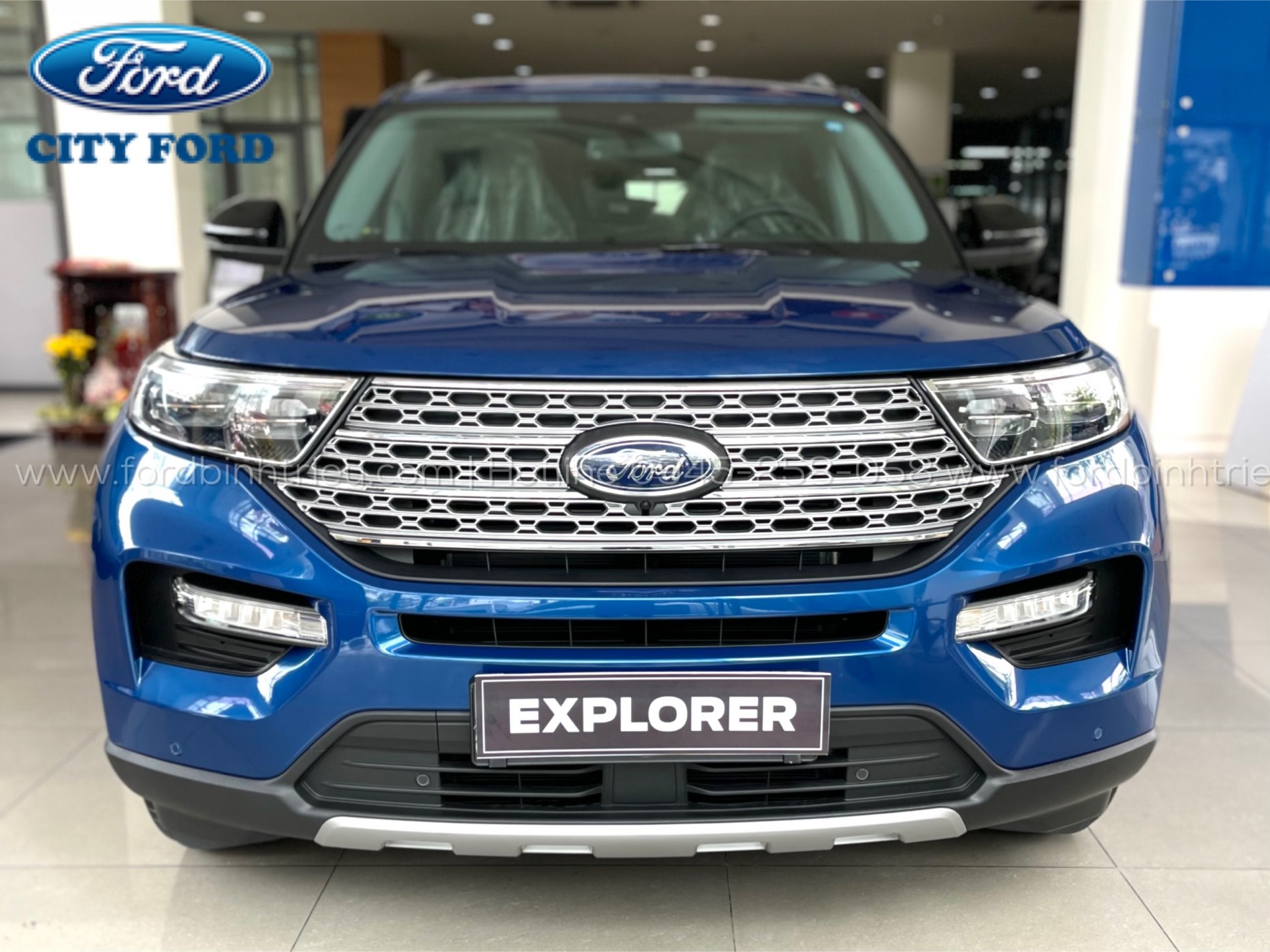 gia_xe_ford_explorer_2023_ngoai_that_1