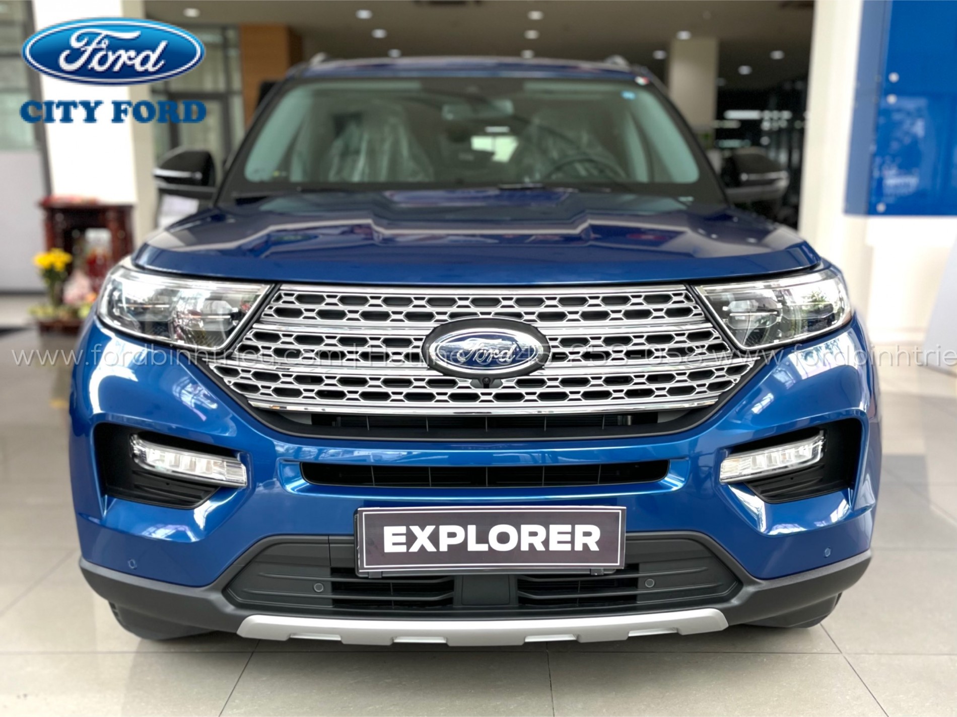 gia_xe_ford_explorer_2024_ngoai_that_1