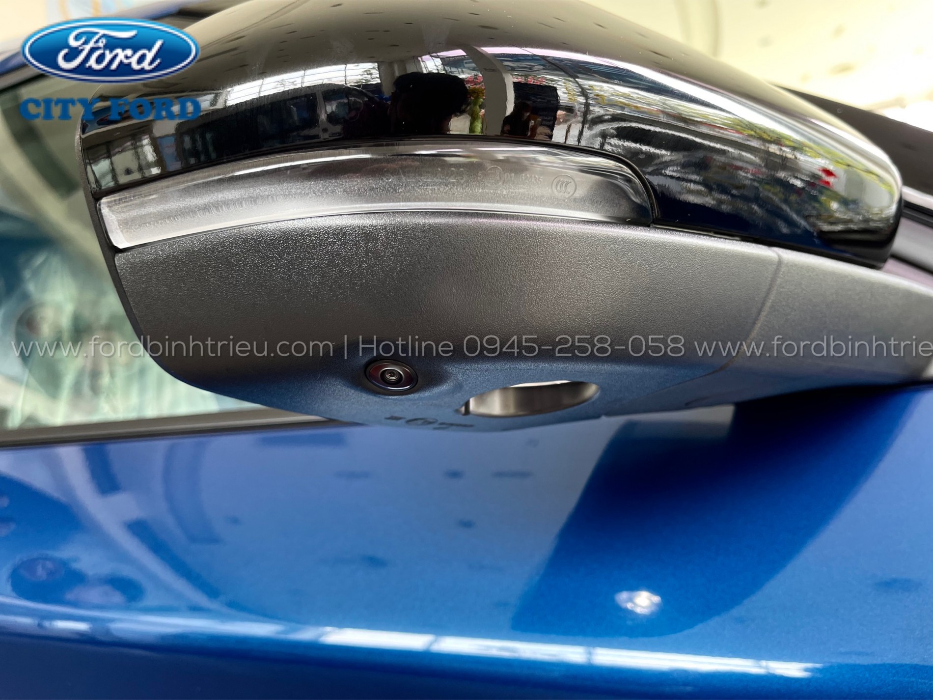 gia_xe_ford_explorer_2023_ngoai_that_2