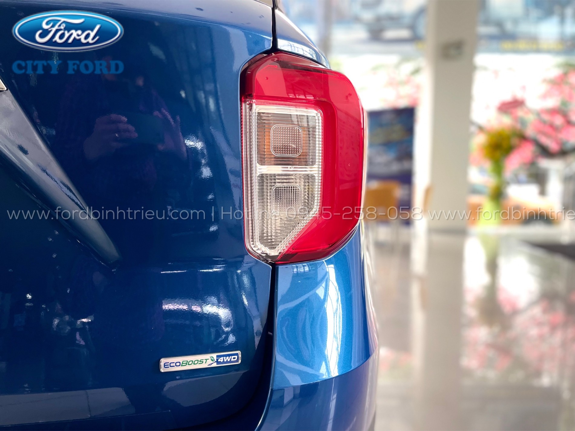gia_xe_ford_explorer_2023_ngoai_that_4