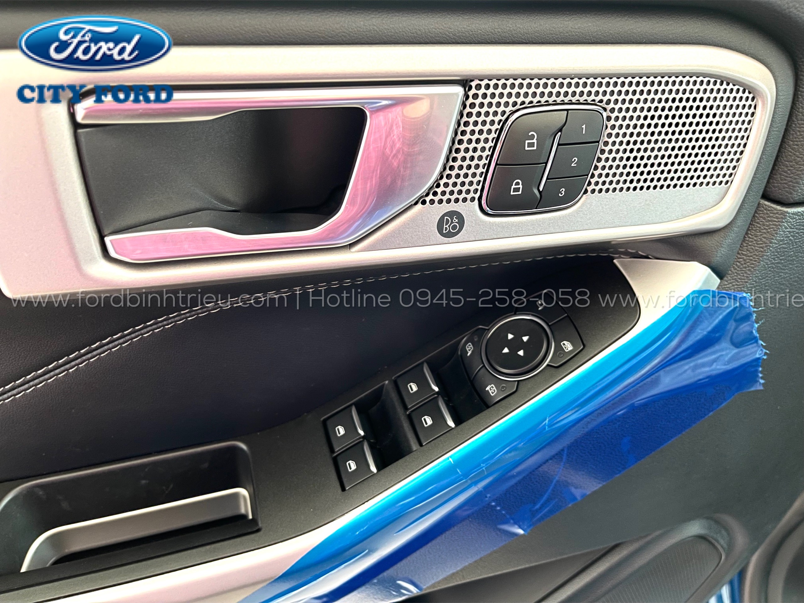 gia_xe_ford_explorer_2023_ngoai_that_6