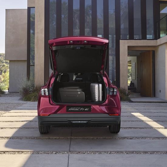 gia_xe_ford_mustang_mach_e_2025_6