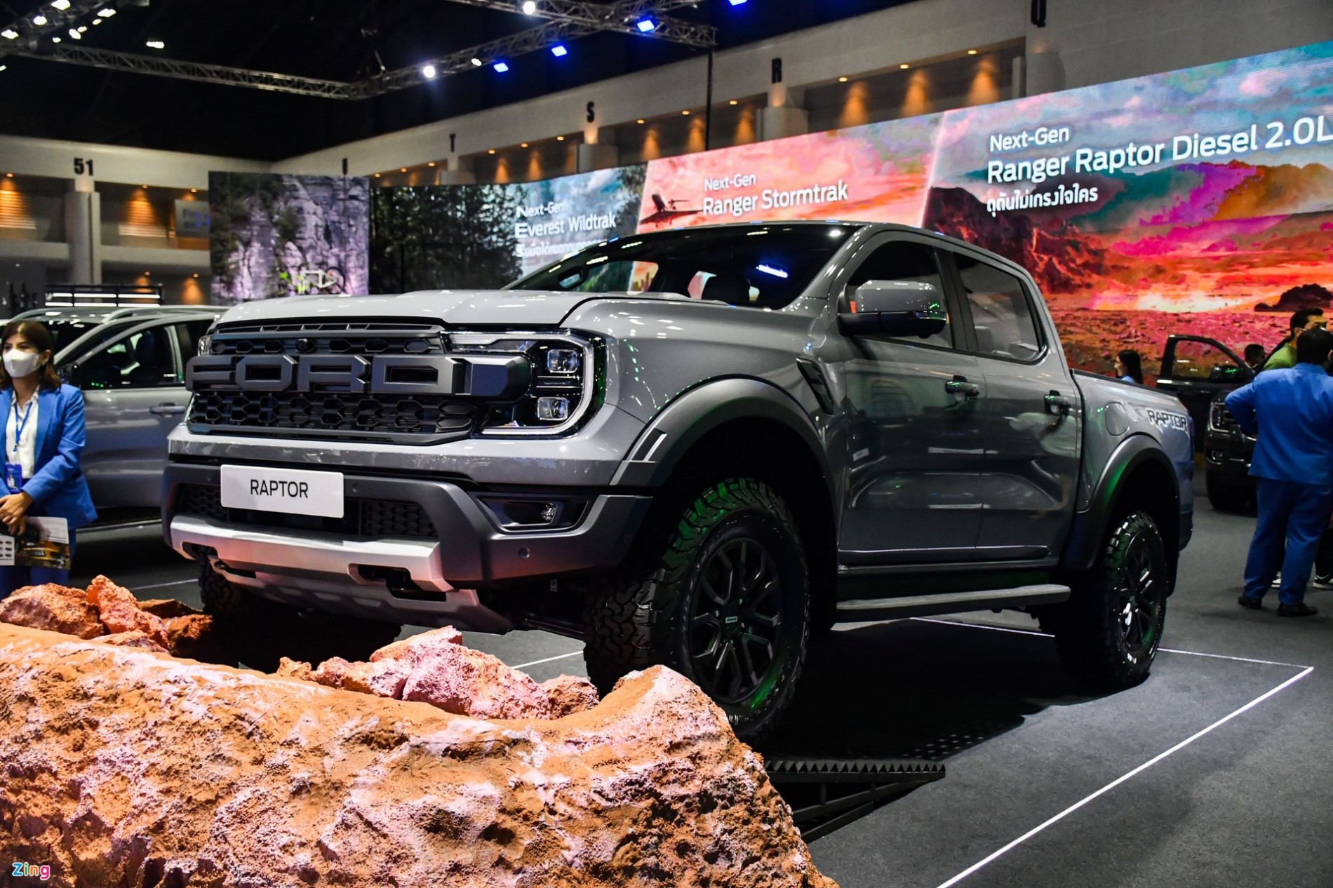 gia_xe_ford_raptor_2024_ngoai_that