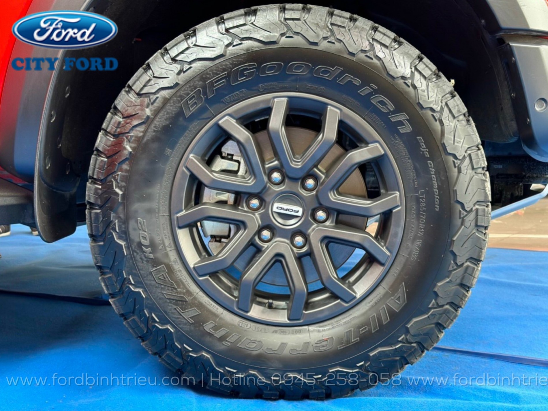 gia_xe_ford_raptor_2023_noi_that_4