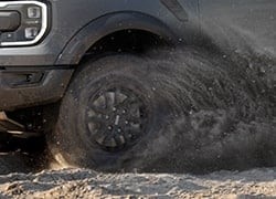 gia_xe_ford_raptor_2023_thong_so_ky_thuat_2